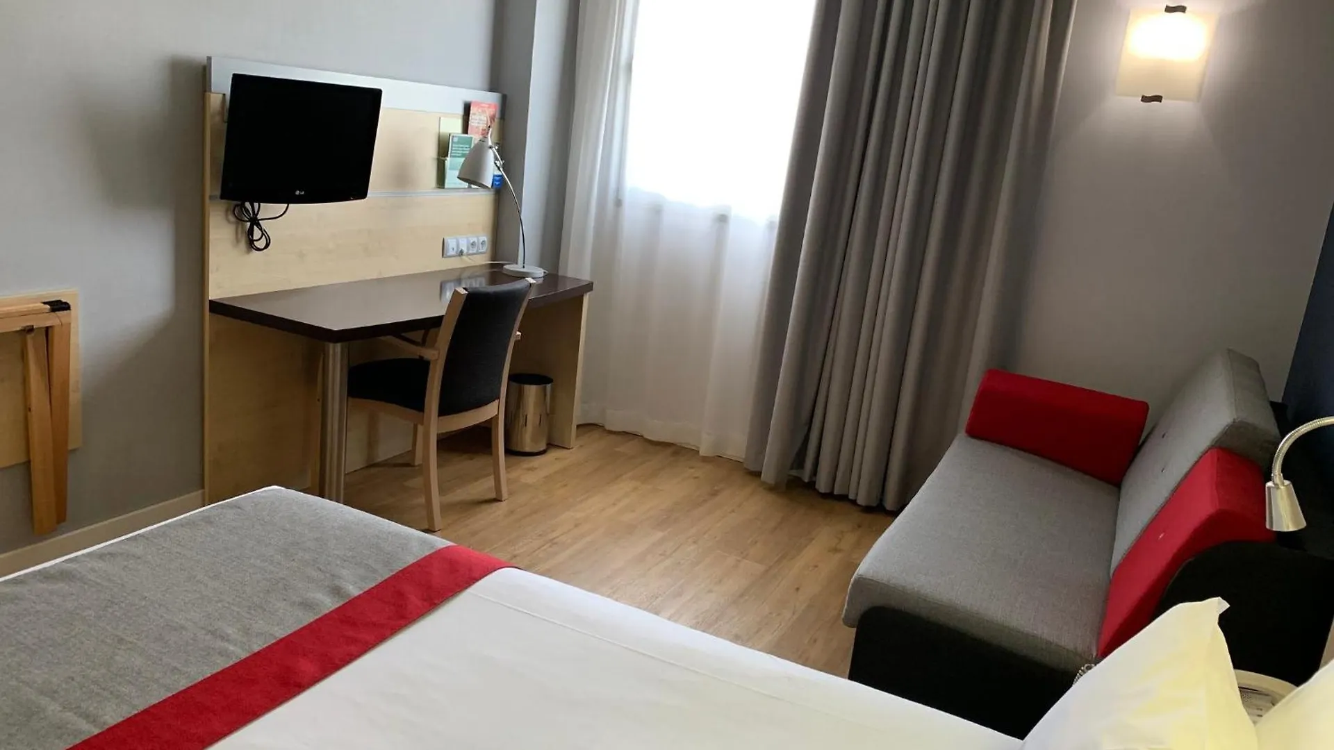 Holiday Inn Express Vitoria By Ihg