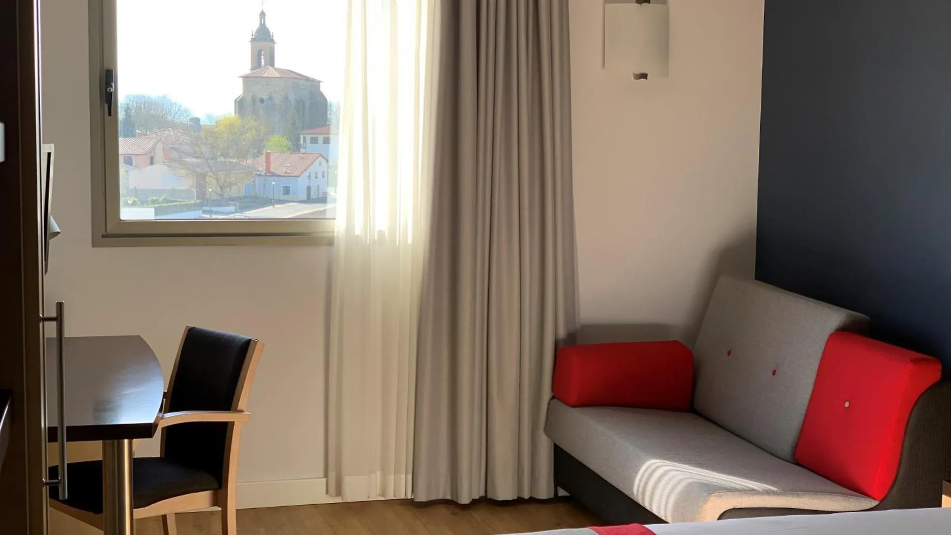 Hotel Holiday Inn Express Vitoria By Ihg