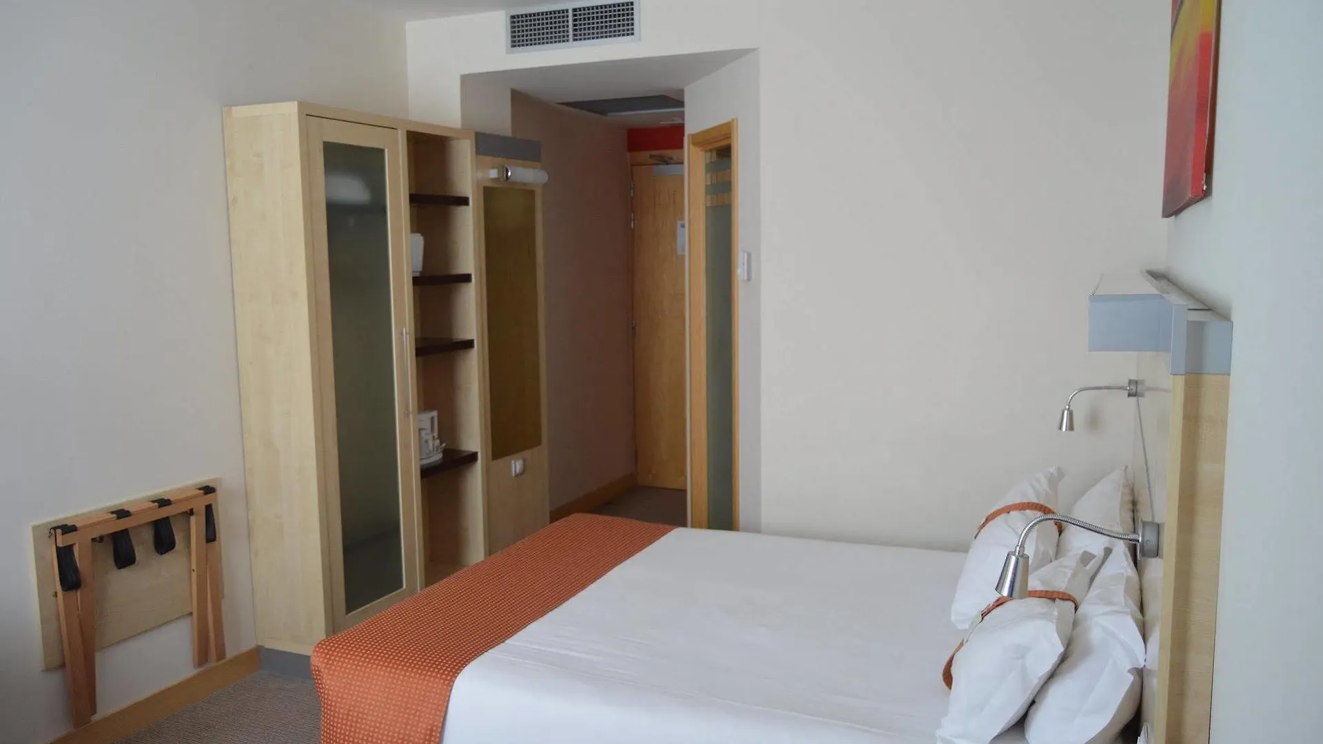 Hotel Holiday Inn Express Vitoria By Ihg