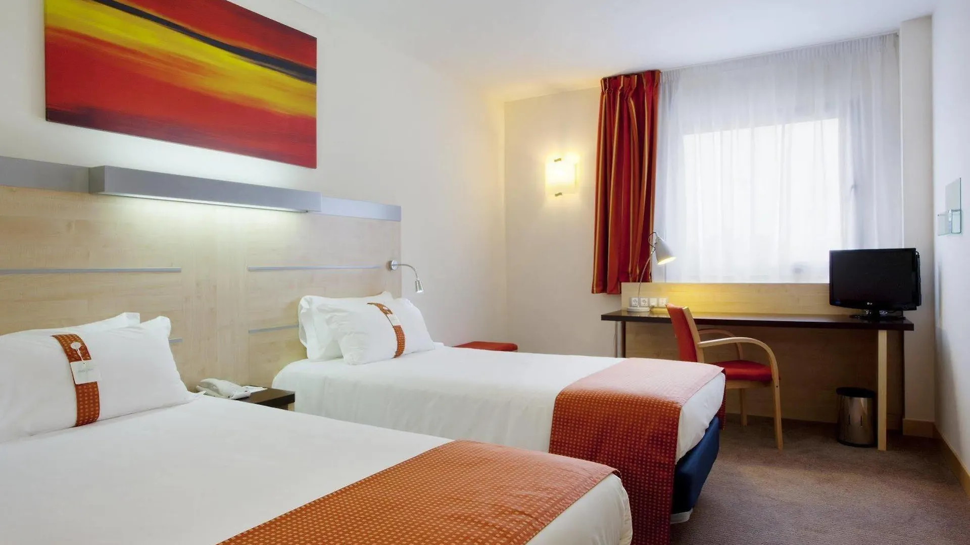 Holiday Inn Express Vitoria By Ihg
