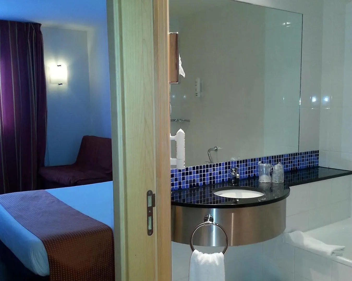 Hotell Holiday Inn Express Vitoria By Ihg